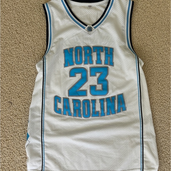 Michael Jordan #23 UNC jersey, size Medium - Picture 5 of 11